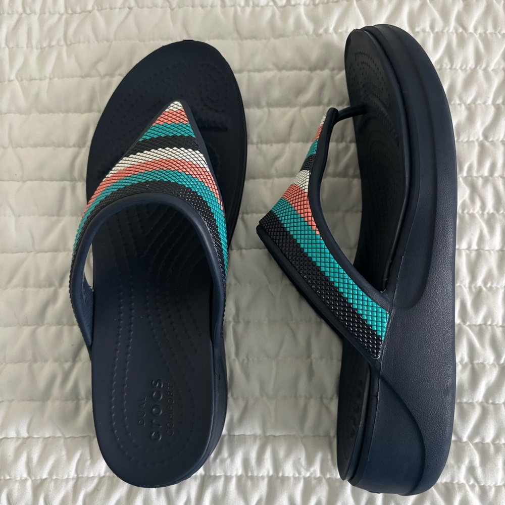 CROCS Women's Multicolor Flip Flops